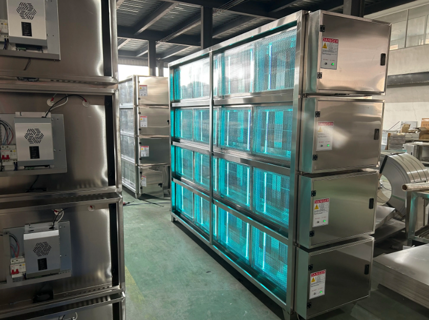 UV光解油煙凈化器內(nèi)部結(jié)構(gòu)分解圖展示燈管、催化網(wǎng)等組件